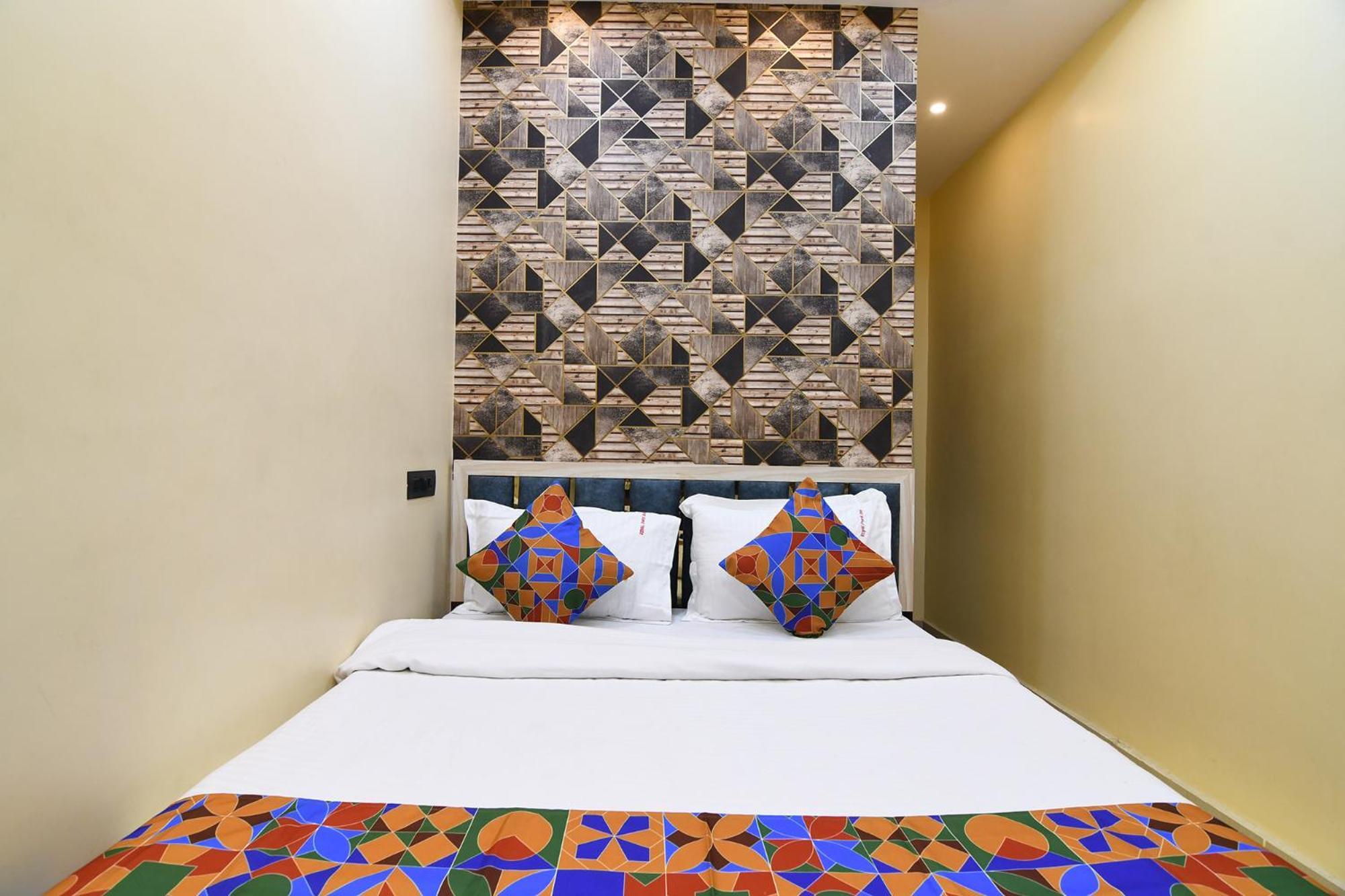 כלכותה Fabhotel Royal Park Inn - Nr Eden Garden Stadium מראה חיצוני תמונה