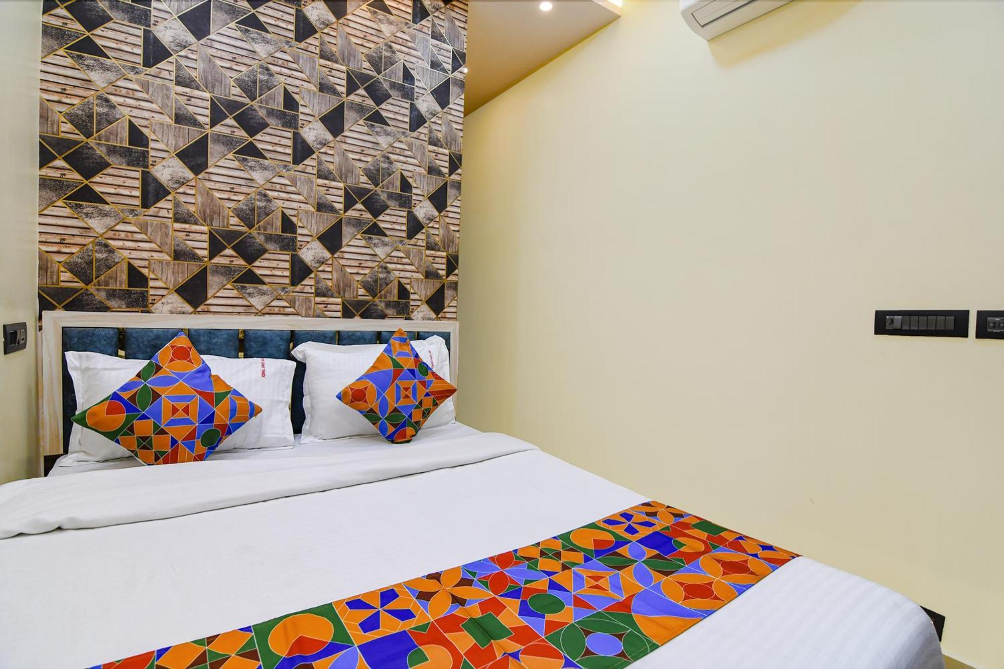 כלכותה Fabhotel Royal Park Inn - Nr Eden Garden Stadium מראה חיצוני תמונה